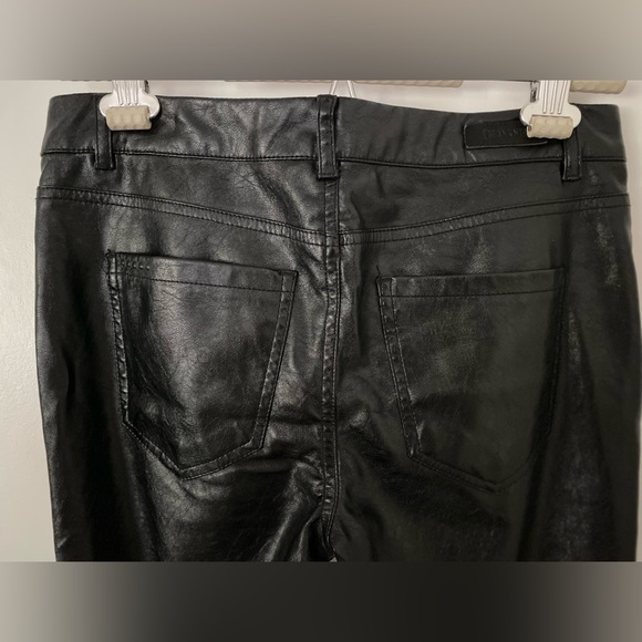 Women’s Blank NYC skinny classique faux leather pants - Picture 7 of 16